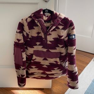 North Face Campshire Pullover Fleece Hoodie